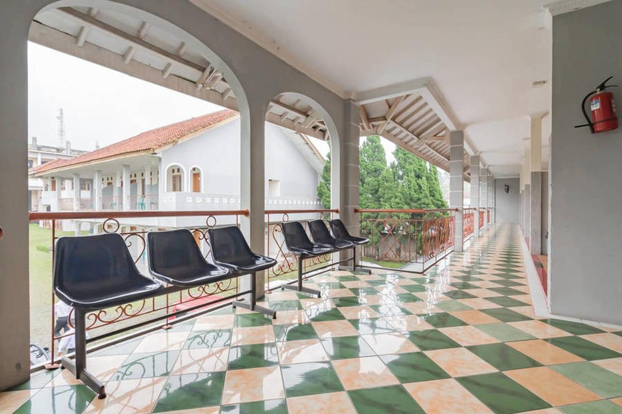 Hotel Puspa Sari Redpartner Ciater Exterior photo