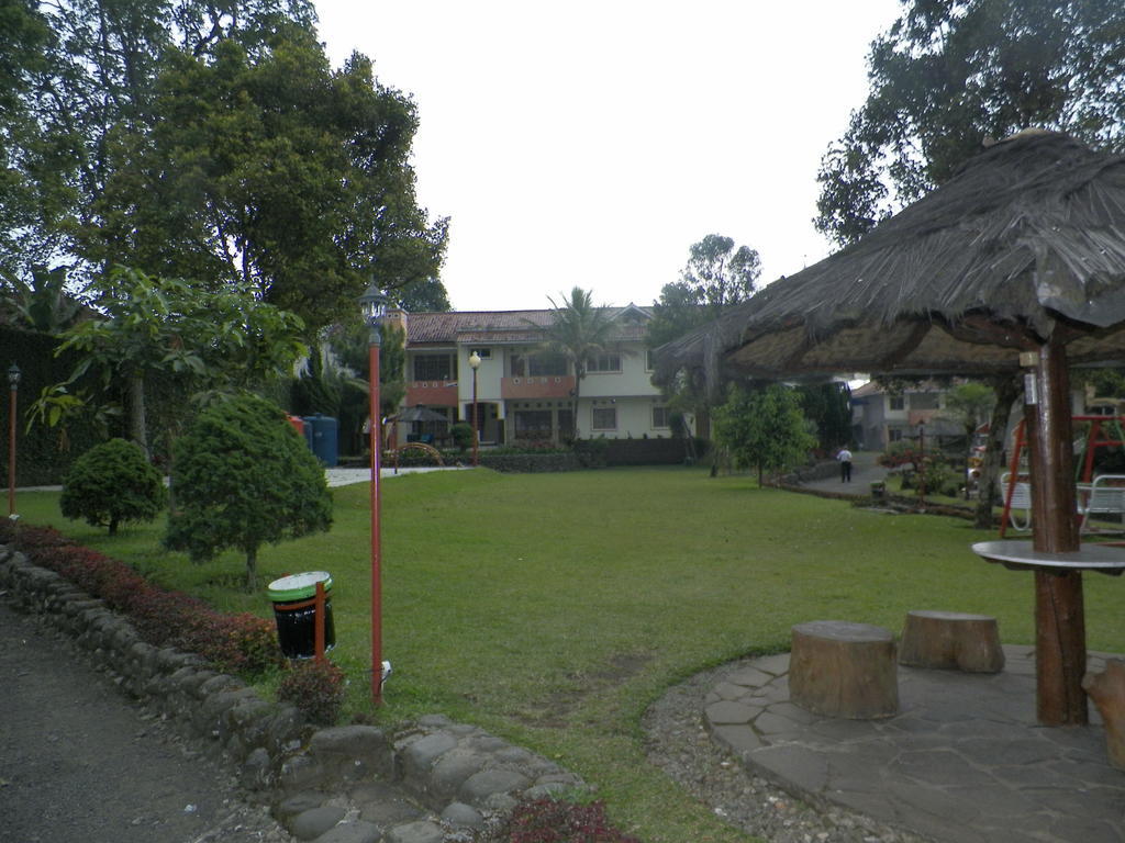 Hotel Puspa Sari Redpartner Ciater Exterior photo